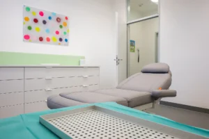 Behandlungsraum der Dermatologischen Gemeinschaftspraxis Dres. Möller, Schramm und Tammer in Unna